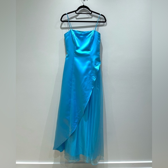 Dresses & Skirts - Vintage 90s Prom Dress with spaghetti straps, square neck, beading and tulle
